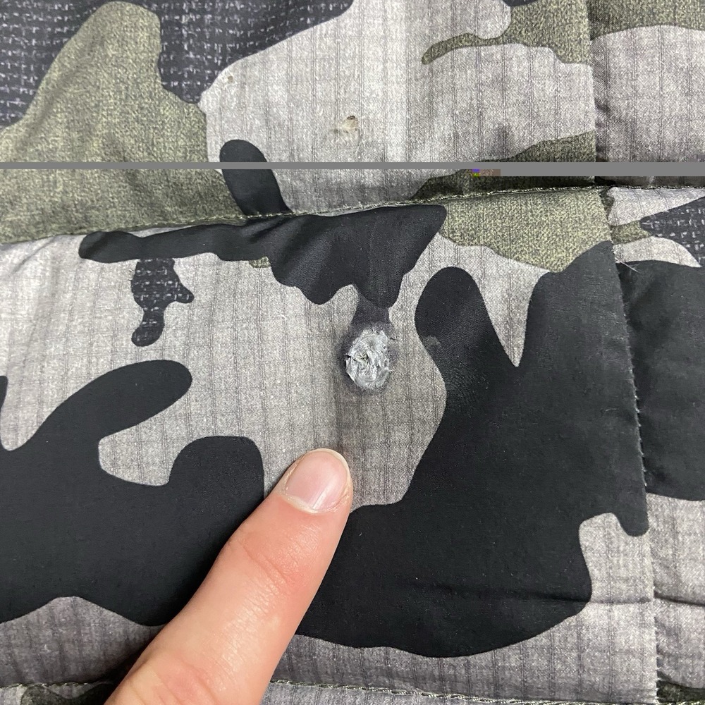 North Face 550 Puffer Vest Size Large‎ Multicolor Camouflage Pattern Full Zip - Picture 11 of 13